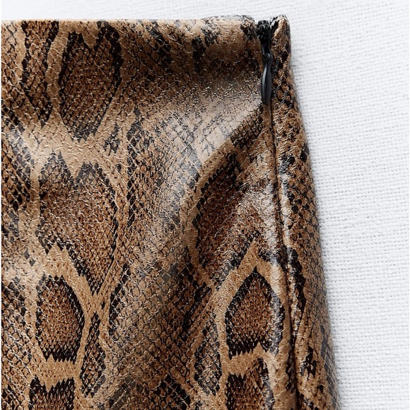 (#133)ZARA Faux Leather Oversized Snakeskin Print Skirt - Picture 8 of 9